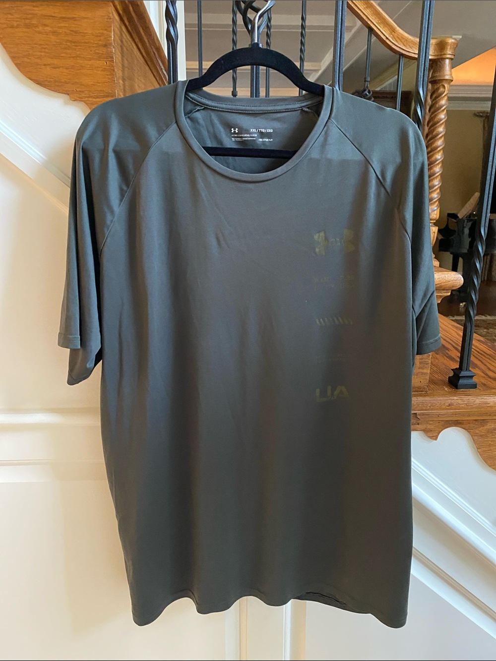 UNDER ARMOUR T-shirt
